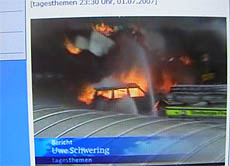 Nachdem am Freitag (29. Juni) zwei Autobomben in London entschärft werden konnten, raste am Samstag ein brennender Jeep in den Flughafen von Glasgow.