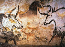 Diese Höhlenmalereien stammen aus der Höhle von Lascaux im Tal der Vézère, das nahe von Montignac in Frankreich liegt. Sie wurden etwa 17.000 bis 15.000 Jahre vor unserer Zeitrechnung erstellt. Zu sehen sind gemalte Wildrinder, Pferde und Hirsche.