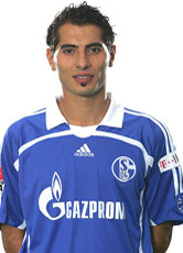 Halil Altintop musste nach glänzender Vorarbeit von Albert Streit nur noch den Kopf hinhalten. Sein Tor beschert dem FC Schalke 04 Platz 2.