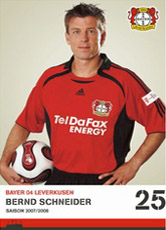 Nach einer langen Verletzungspause feierte Nationalspieler Bernd Schneider sein Comeback im Trikot von Bayer Leverkusen.