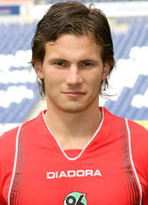 Seinen zwei Treffern hatte der Deutsche Meister 2007 nichts entgegen zu setzen: Hannovers Szabolcs Huszti war der Spieler des Tages.