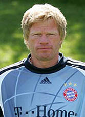 In seiner letzten Saison als Profi kehrt Bayern-Torwart Oliver Kahn an seine alte Wirkungsstätte zurück: Beim Karlsruher SC wuchs Kahn, "der Titan" zu einem der besten deutschen Torhüter heran.