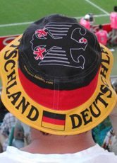 Bild: Deutscher Fußballfan im Stadion