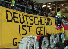 Die Fans können mit dem WM-Auftakt zufrieden sein. Dieses Foto entstand bei einem Testspiel.