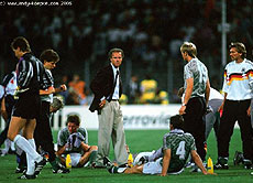 Franz Beckenbauer wurde nach der WM endgültig zum Fußball-Kaier gekrönt.