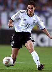Miroslav Klose ist auf dem Weg zum Superstar.
