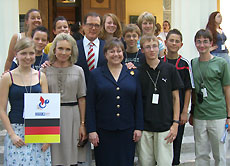 Das ist unser deutsche Delegation mit Roger Moore und Unicef-Chefin Ann Veneman.