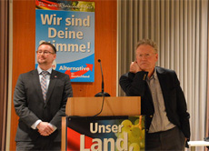 Unter denen, die der AfD ihre Stimme gegeben haben, sind viele Protestwähler und politisch Enttäuschte. Sie haben nicht mehr das Gefühl, dass die altbekannten Parteien ihre Sorgen ernst nehmen und ihre Interessen vertreten - während die AfD dafür wirbt,