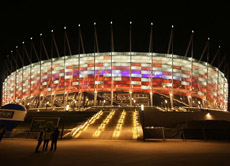 Das Nationalstadion in Warschau bietet Plätze für 58.800 Zuschauer und wurde extra für die EM 2012 erbaut. Es verfügt über ein schließbares Zeltdach.