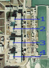 Satellitenaufnahme von vier der sechs Reaktoren des Atomkraftwerks Fukushima 1, als sie noch intakt waren.