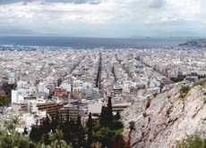 Griechenlands Hauptstadt Athen: Die Sparmaßnahmen haben zu Kundgebungen und Demonstrationen geführt. Viele Griechen fragen sich, ob es bei der politischen Lösung der Finanzkrise gerecht zugeht.