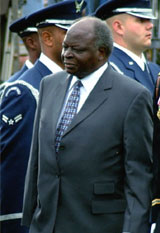 Mwai Kibaki, dem Präsidenten Kenias, wird Wahlbetrug vorgeworfen.