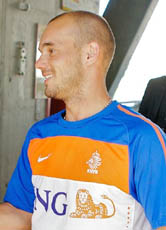 Drehte das Spiel gegen Brasilien mit seinen Toren: Wesley Sneijder ist gemeinsam mit Arjen Robben der Schlüsselspieler in der Offensive der "Oranjes".