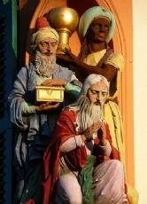 Darstellung der Heiligen Drei Könige in Schwetzingen an einem Gebäude in der Dreikönigstraße
