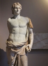 Alexander der Große (356-323 vor Christus), König von Makedonien, eroberte in weniger als zehn Jahren das größte Reich in der Geschichte der Antike.