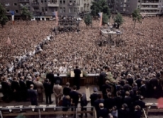Kennedys Rede in Westberlin vor dem Rathaus Schöneberg im Juni 1963: Die Massen waren begeistert, als er dort eine seiner berühmtesten Worte, "Ich bin ein Berliner", sprach.