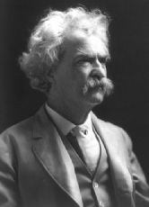 Mit seinen Geschichten über Tom Sawyer und Huckleberry Finn wurde der US-amerikanische Autor Mark Twain (1835-1910) weltberühmt.