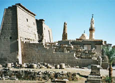 Der Luxor-Tempel, eine Tempelanlage im heutigen Luxor/ Ägypten, wurde zur Zeit des Neuen Reiches erbaut.