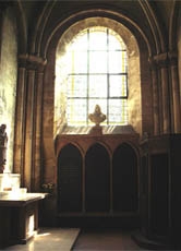 Descartes' Grab befindet sich heute in der Kirche Saint-Germain-des-Prés in Paris.
