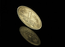 Die Deutsche Mark wurde im Juli 1990, drei Monate vor der Wiedervereinigung, in der DDR eingeführt.