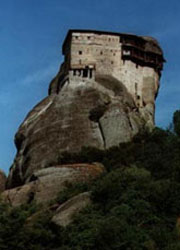 Rousánou ist, wie alle Metéora-Klöster, auf der Spitze eines steilen Felsens erbaut. Die Nonnen fanden hier Ruhe zum Gebet.