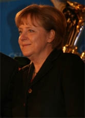 Angela Merkel hielt jüngst eine Rede vor dem amerikanischen Parlament - kurz danach verkündete GM seine Entscheidung, das Tochterunternehmen Opel doch zu behalten.