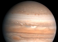 Die Raumsonden sind bis zu den äußersten Planeten unseres Sonnensystems vorgedrungen und haben bereits viele interessante Informationen zur Erde gesendet, zum Beispiel über die Vulkane und Monde des Jupiter (Bild).