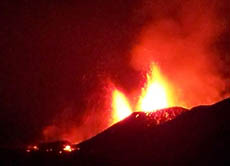 Ausbruch des Eyjafjallajökull: Der Vulkan hatte im April und im Mai drei "Eruptionsphasen" - "Eruption" ist der Name für den Ausbruch eines Vulkans.
