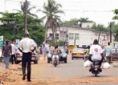 Die ehemalige nigerianische Hauptstadt Lagos ist mit über 10 Millionen Einwohnern die nach Kairo zweitgrößte Metropole des afrikanischen Kontinents.