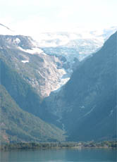 Briksdalsbreen, ein Ausläufer des größten europäischen Festlandgletschers in Norwegen, dem Jostedalsbreen