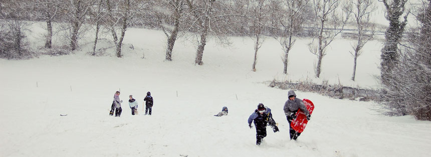 Der Winter beginnt jährlich Ende Dezember. Was ist typisch für die kalte Jahreszeit? Welche Traditionen und Feste werden gefeiert? Wie verbringen die Tiere und Pflanzen die kalten Monate?